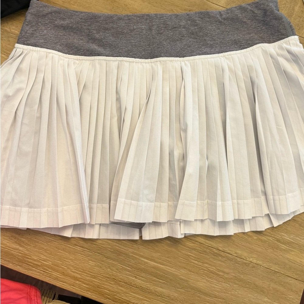 lululemon athletica Gray and White Pleated Skirt